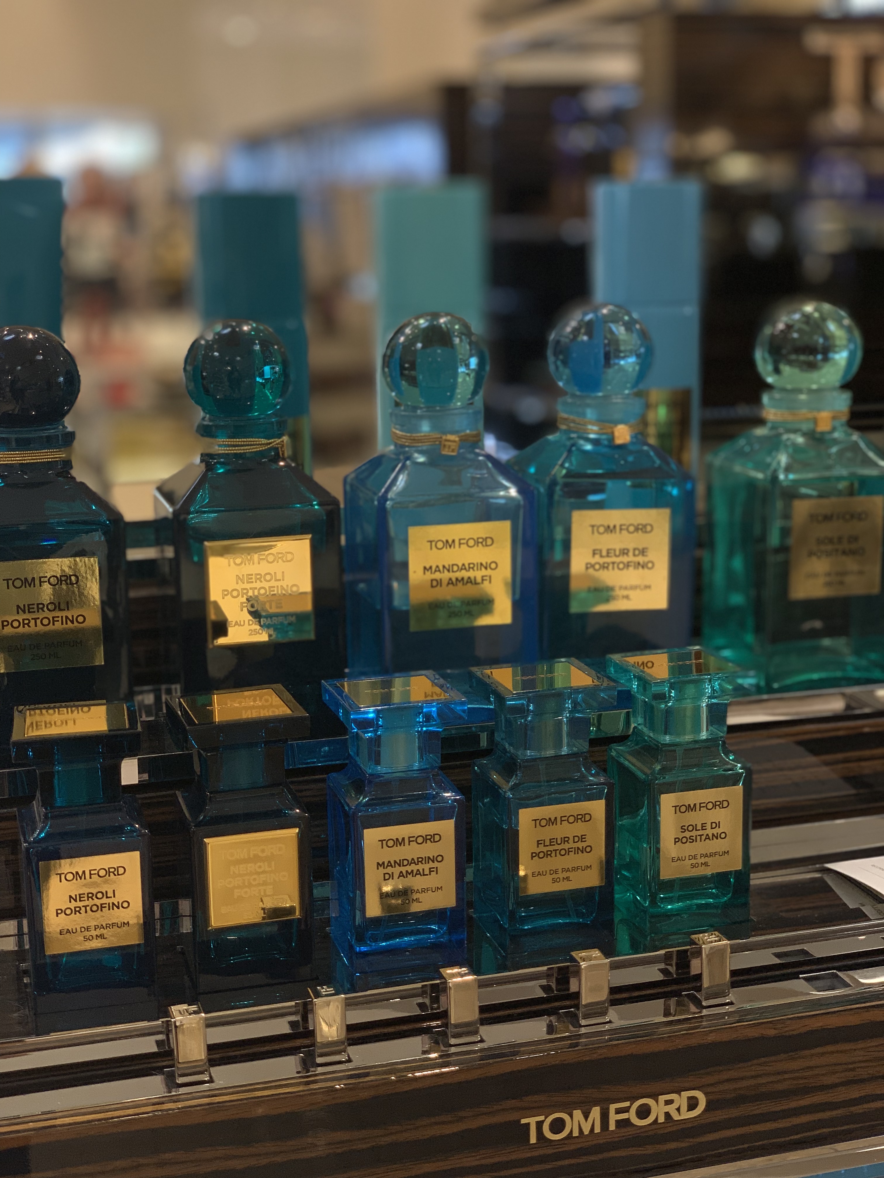 tom ford perfume blue bottle